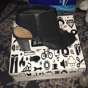 Black High heels Sz: 10